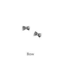 Carica l&#39;immagine nel visualizzatore di Gallery, Boxed Black Shoes 40th Birthday Earring Card Earrings Crumble and Core   
