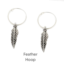 Carica l&#39;immagine nel visualizzatore di Gallery, Boxed Blank Feather Earring Card Earrings Crumble and Core   
