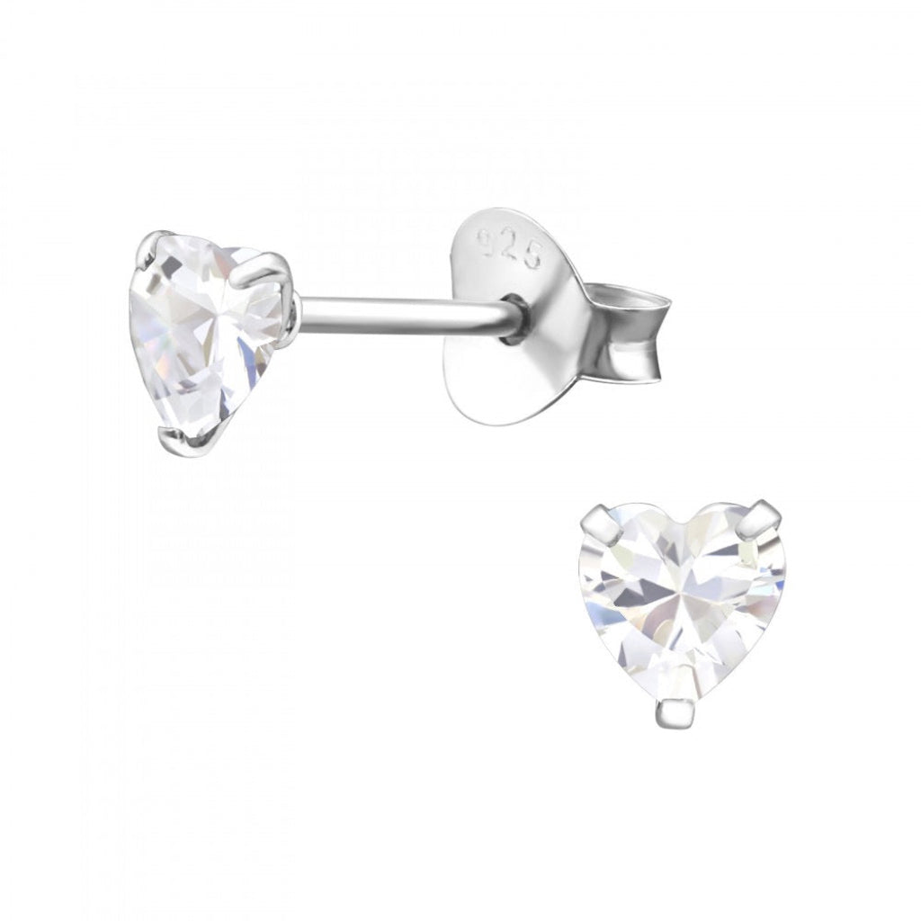 Pendiente de plata con forma de corazón y circonita cúbica