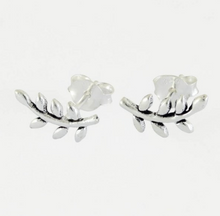 Load image into Gallery viewer, Leaf Silver Ear Studs
