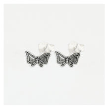 Carica l&#39;immagine nel visualizzatore di Gallery, Boxed Butterfly Heart Earring Card Earrings Crumble and Core   
