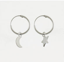 Carica l&#39;immagine nel visualizzatore di Gallery, Moon and Star Huggie Hoop Silver Earrings  Crumble and Core   
