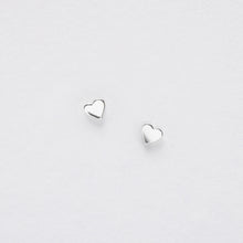 Carica l&#39;immagine nel visualizzatore di Gallery, Boxed Floral Heart With Love Earring Card Earrings Crumble and Core   
