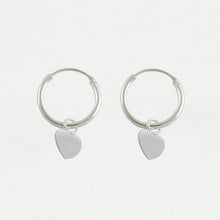 Carica l&#39;immagine nel visualizzatore di Gallery, Boxed Heart Hoop Earring Card Earrings Crumble and Core   
