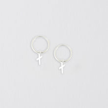 Carica l&#39;immagine nel visualizzatore di Gallery, Boxed Cross Hoop Earring Card Earrings Crumble and Core   
